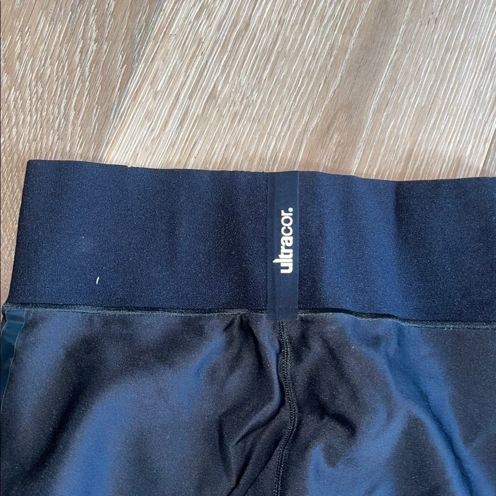 Ultracor Black and Silver Leggings activewear yoga barre size small pants